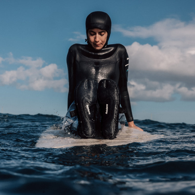 Load image into Gallery viewer, Finisterre Women's Shearwater 5/4 Hooded U-Zip Wetsuit
