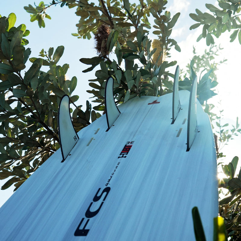 Load image into Gallery viewer, Harley Ingleby Series HIBT 3+3 Thunderbolt Red 6'0 x 20 x 2 ⅝ Surfboard - White/Red
