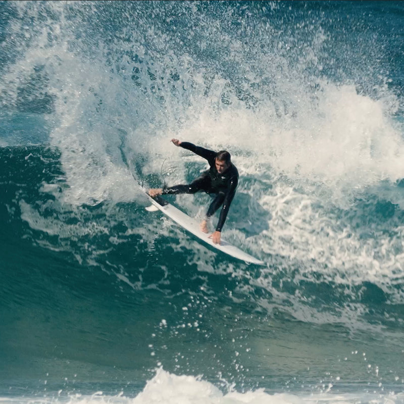 Load image into Gallery viewer, Harley Ingleby Series HIBT 3+3 Thunderbolt Red 6'0 x 20 x 2 ⅝ Surfboard - White/Red
