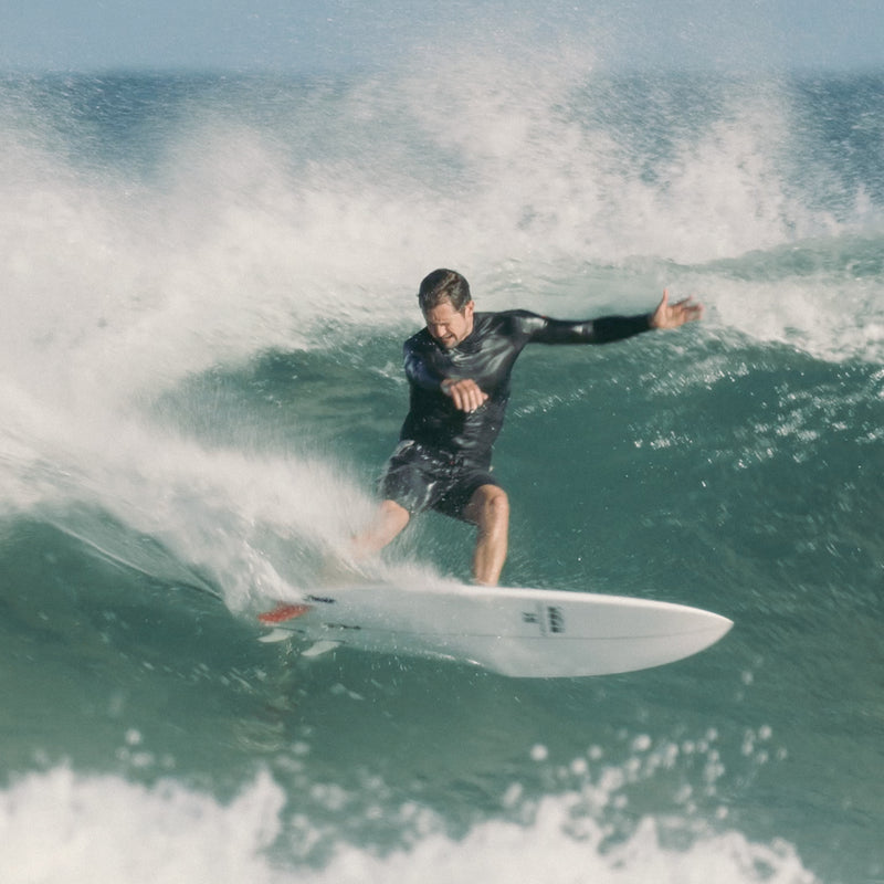 Load image into Gallery viewer, Harley Ingleby Series HIBT 3+3 Thunderbolt Red 6'0 x 20 x 2 ⅝ Surfboard - White/Red
