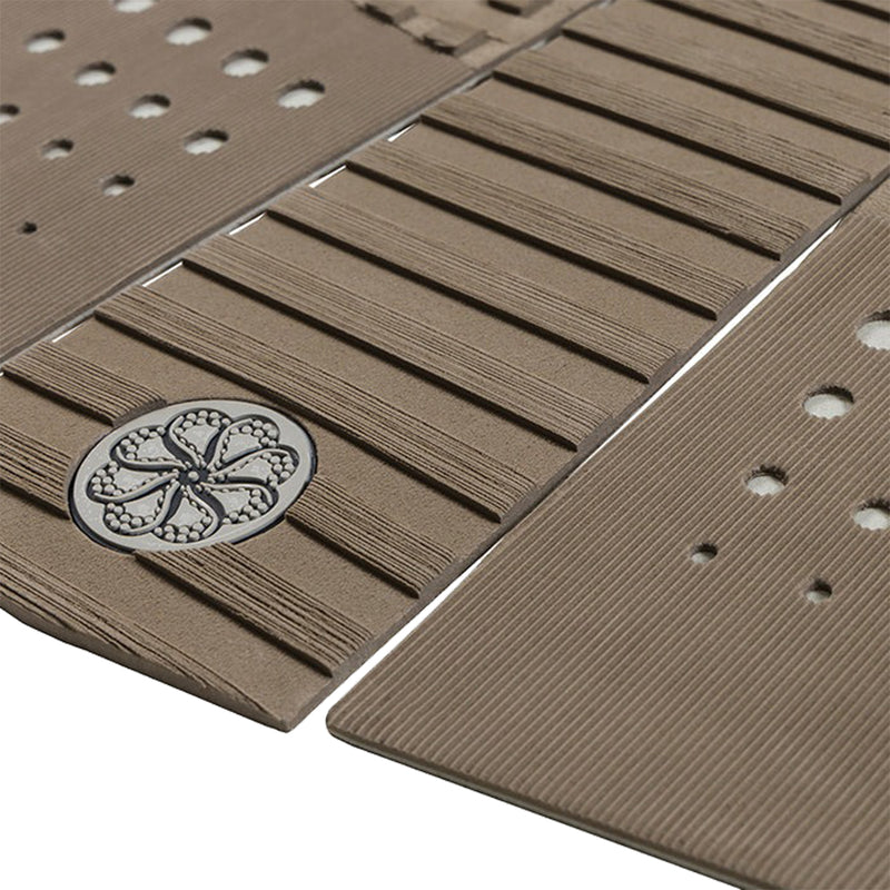 Load image into Gallery viewer, Octopus Dion Agius IV 3-Piece Traction Pad
