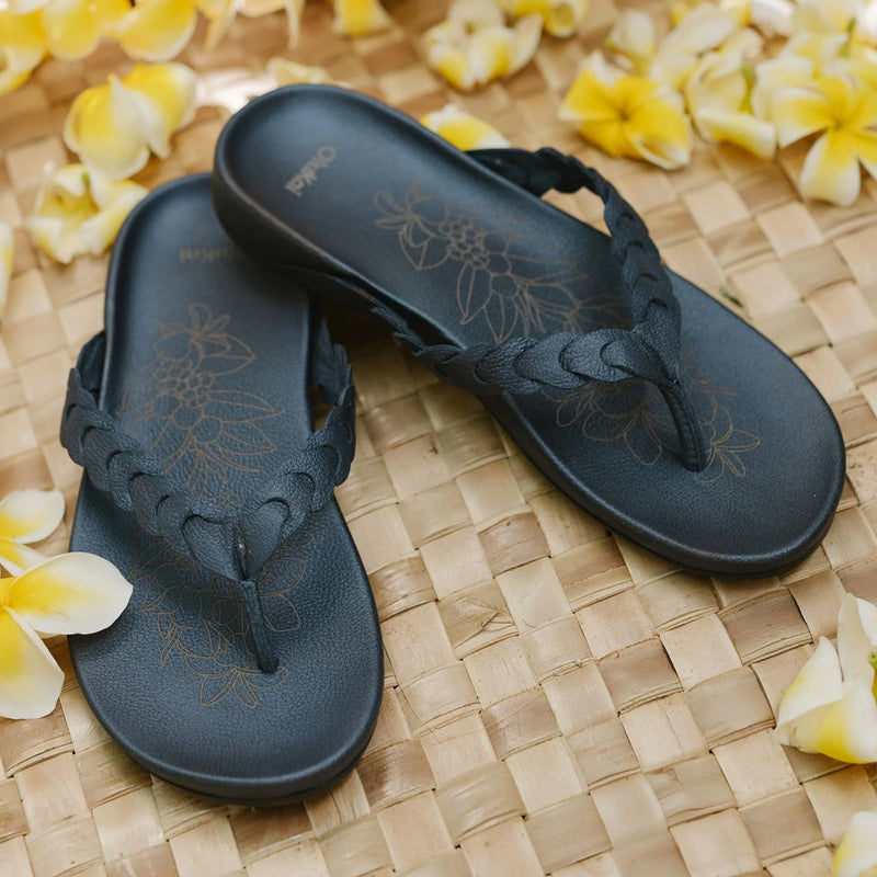 Load image into Gallery viewer, OluKai Women&#39;s Lei Leather Sandals
