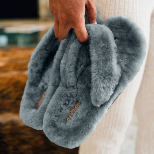 OluKai Women's Kīpe'a Heu Fuzzy Slipper Sandals 16