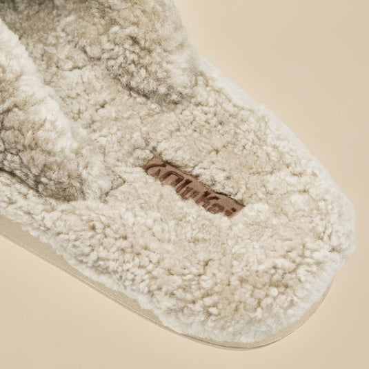 OluKai Women's Kīpe'a Heu Fuzzy Slipper Sandals 6