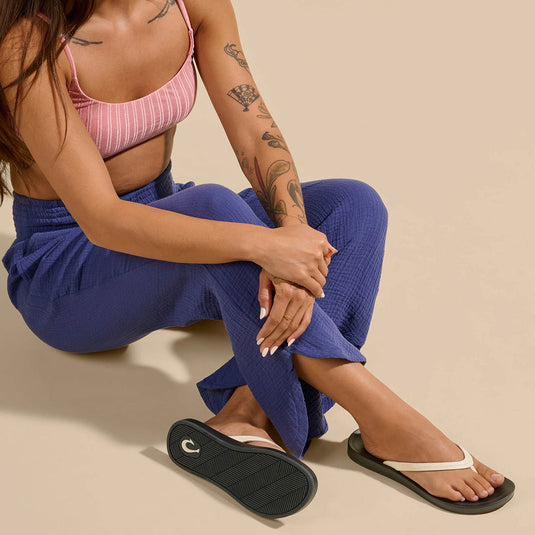 OluKai Women's Lalahi Leather Beach Sandals