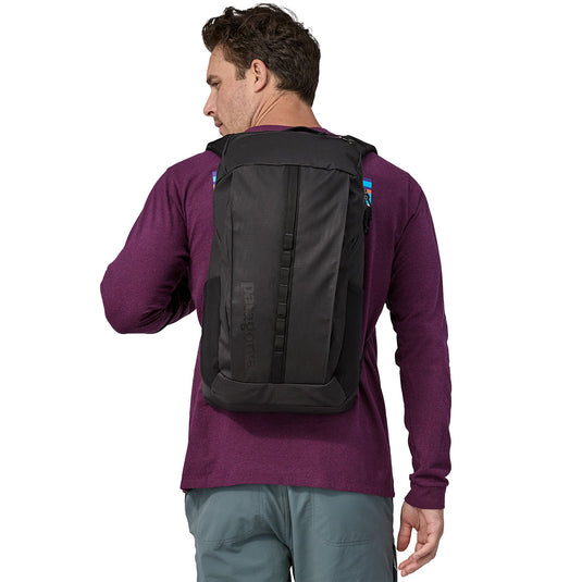 mochila patagonia black hole 25L Pack Thanks to the proven Black Hole material Patagonia Black Hole Backpack -