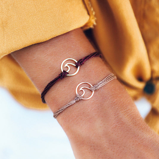 Pura Vida Women's Gold Wave Bracelet