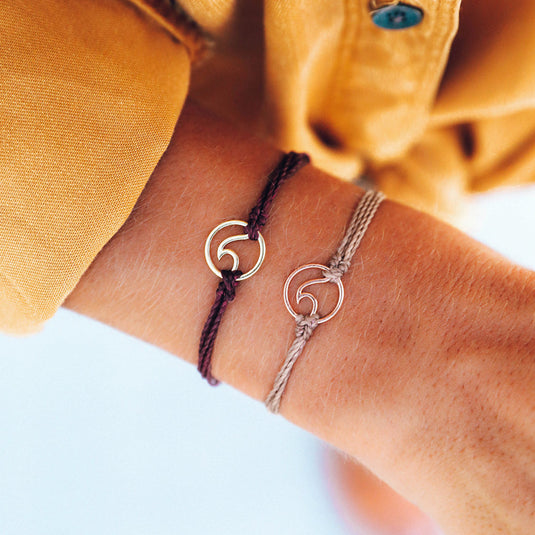 Pura Vida Women's Gold Wave Bracelet