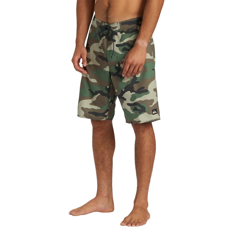 Load image into Gallery viewer, Quiksilver Everyday Solid 20&quot; Boardshorts
