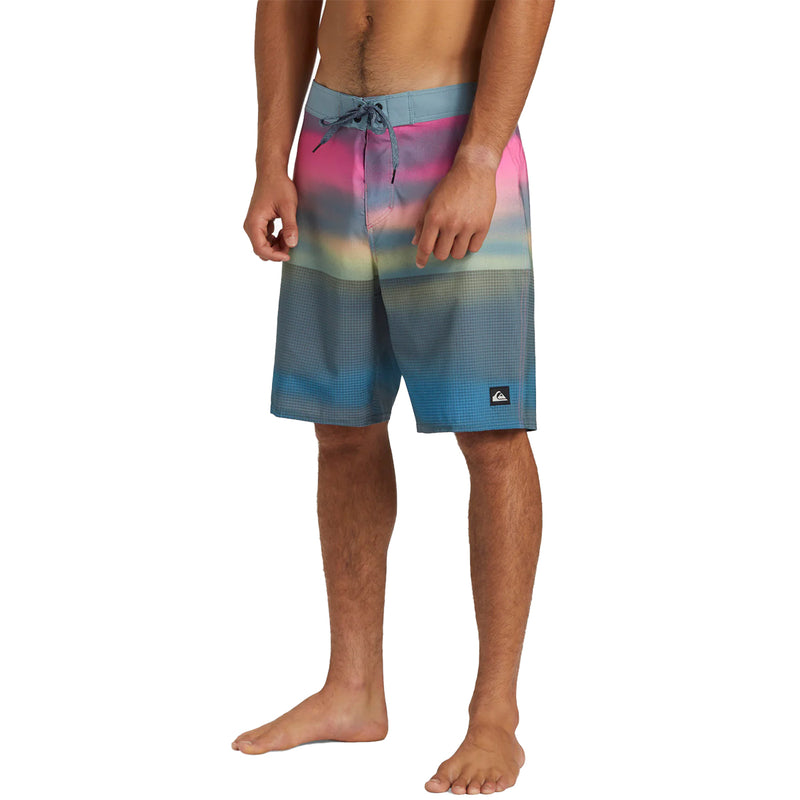 Load image into Gallery viewer, Quiksilver Highline Straight Leg 19" Boardshorts
