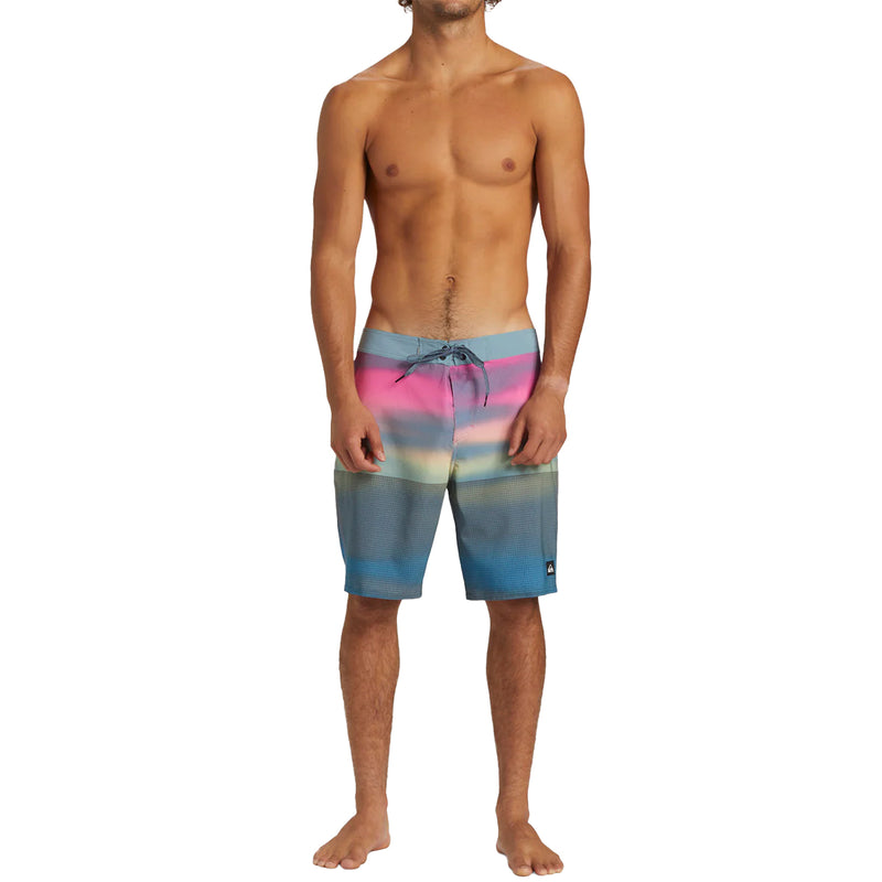 Load image into Gallery viewer, Quiksilver Highline Straight Leg 19" Boardshorts
