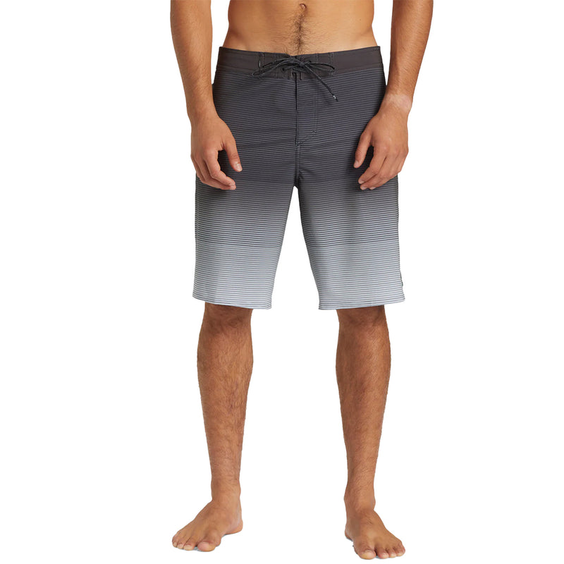 Load image into Gallery viewer, Quiksilver Surfsilk Massive 20" Boardshorts 3
