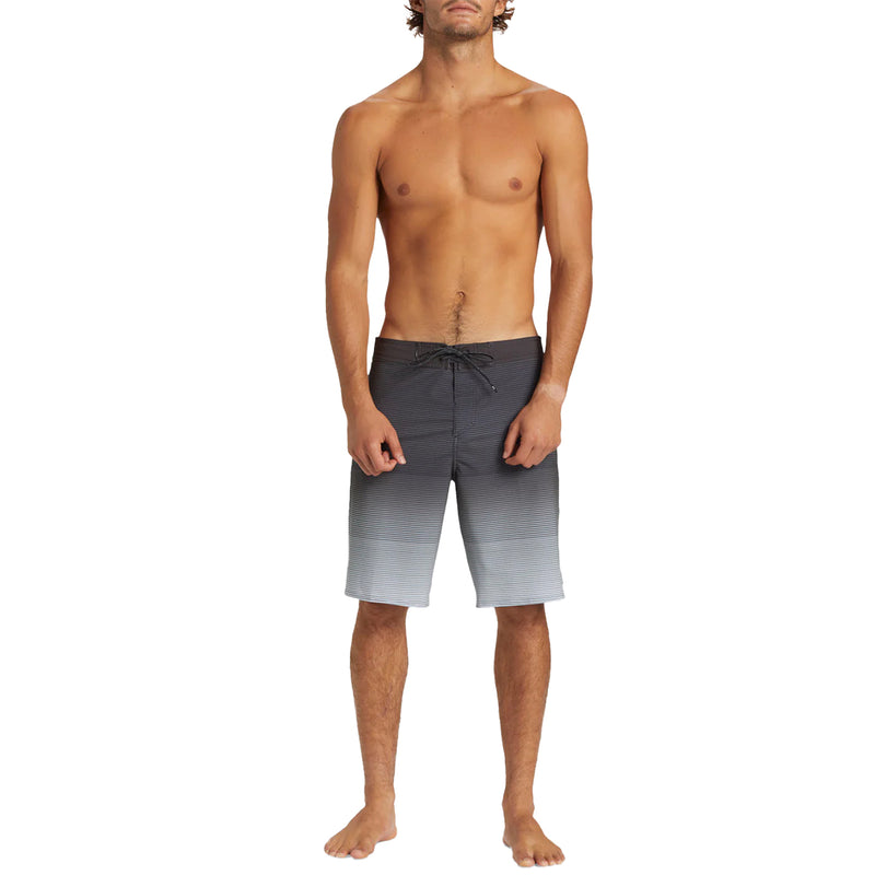 Load image into Gallery viewer, Quiksilver Surfsilk Massive 20" Boardshorts 6

