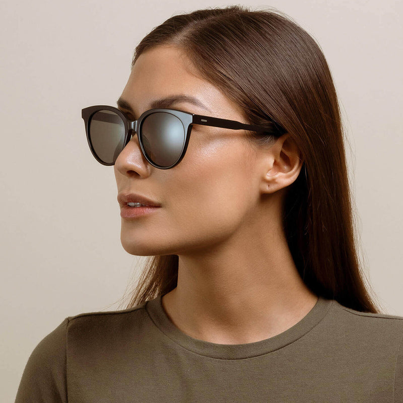 Load image into Gallery viewer, RAEN Women's Lily Polarized Sunglasses - Crystal Black/Green
