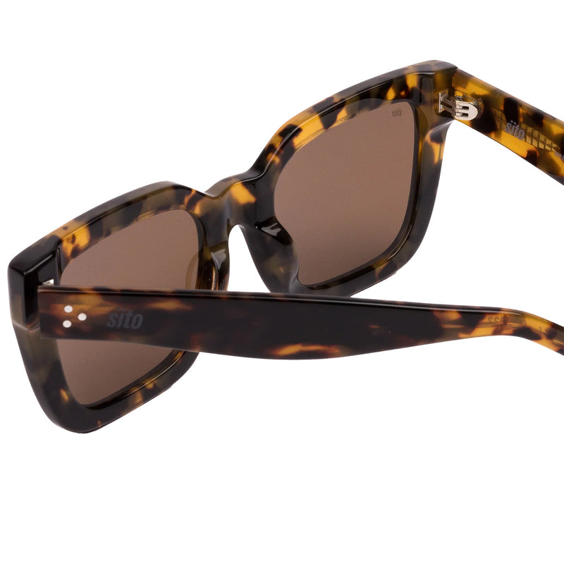 Load image into Gallery viewer, Sito Women's Harlow Polarized Sunglasses - Maple Tortoise/Brown 4

