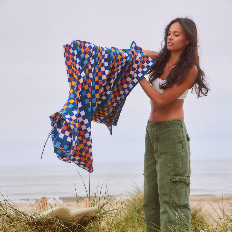 Load image into Gallery viewer, Slowtide Sundown Hooded Changing Poncho
