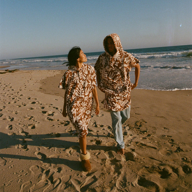 Load image into Gallery viewer, Slowtide Sunny Hooded Changing Poncho 17

