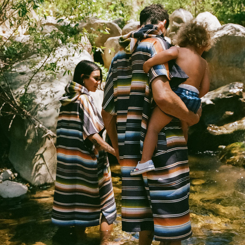 Load image into Gallery viewer, Slowtide Santana Hooded Changing Poncho
