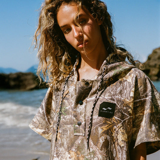 Slowtide Realtree Quick-Dry Hooded Changing Poncho