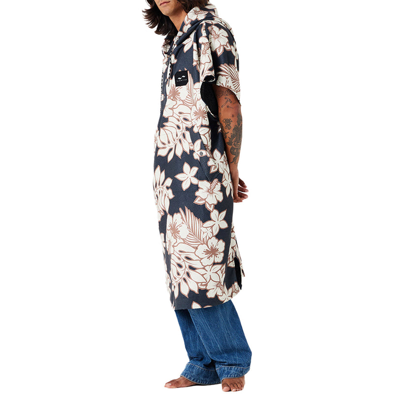 Load image into Gallery viewer, Slowtide Olinda Hooded Changing Poncho
