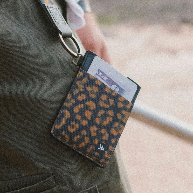 Load image into Gallery viewer, Thread Wallets Vertical Wallet 14
