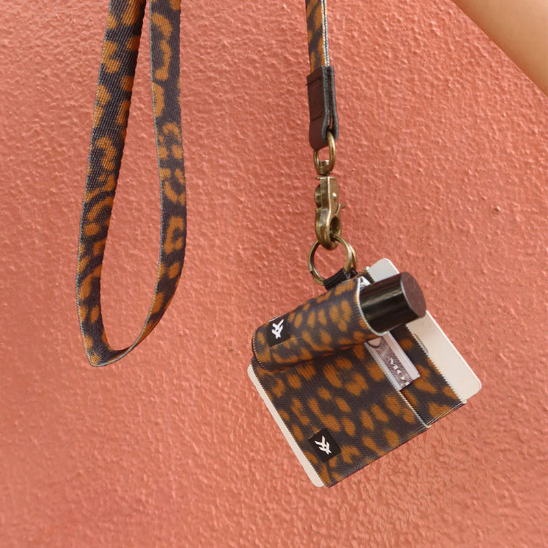 Load image into Gallery viewer, Thread Wallets Elastic Wallet
