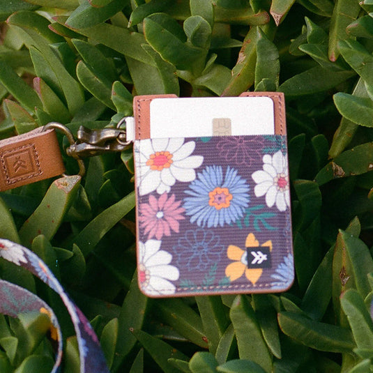 Thread Wallets Vertical Wallet