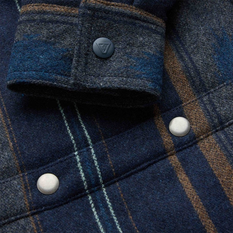 Load image into Gallery viewer, Vissla Wolf Sherpa Snap-Button Shirt Jacket
