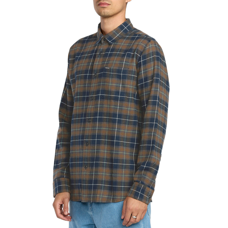 Load image into Gallery viewer, Volcom Caden Plaid Long Sleeve Button-Up Flannel Shirt
