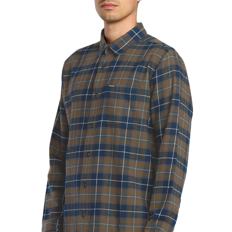 Load image into Gallery viewer, Volcom Caden Plaid Long Sleeve Button-Up Flannel Shirt

