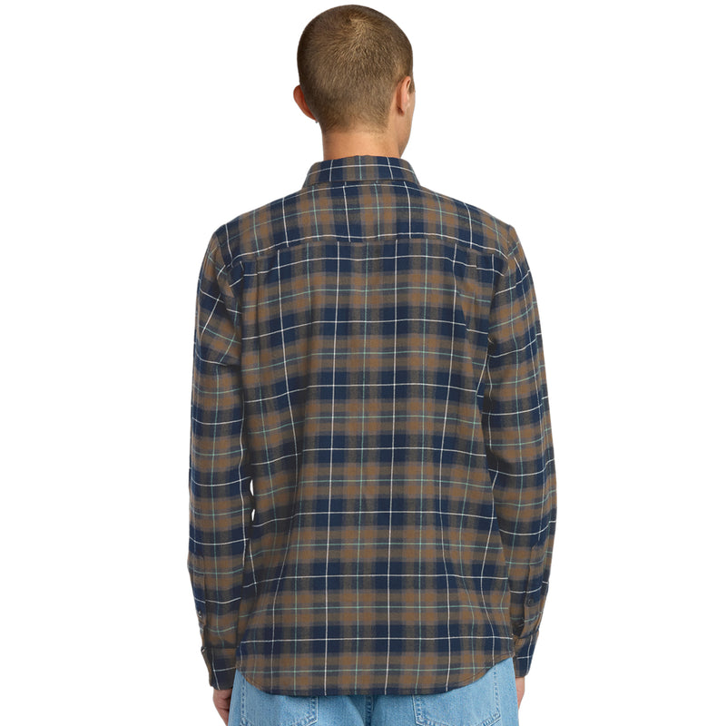 Load image into Gallery viewer, Volcom Caden Plaid Long Sleeve Button-Up Flannel Shirt
