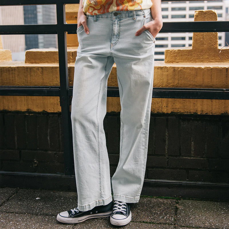 Load image into Gallery viewer, Volcom Women's 1991 Stoned Low Rise Jeans
