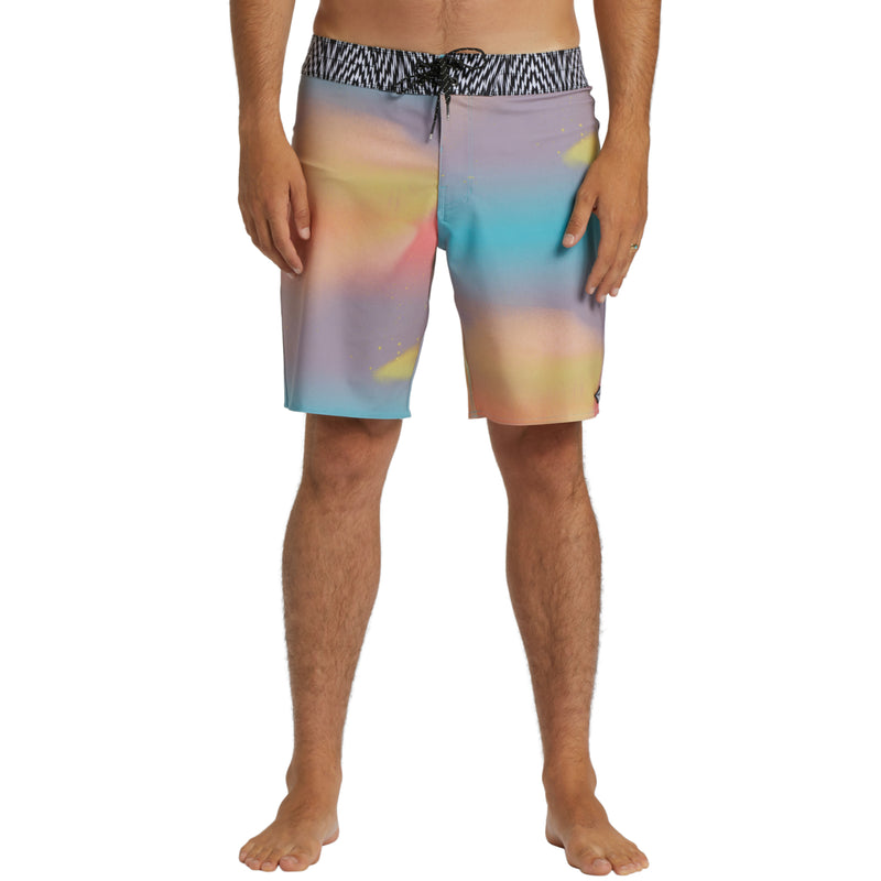 Load image into Gallery viewer, Billabong Riot Pro Performance 19&quot; Boardshorts
