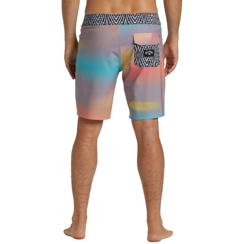Load image into Gallery viewer, Billabong Riot Pro Performance 19&quot; Boardshorts
