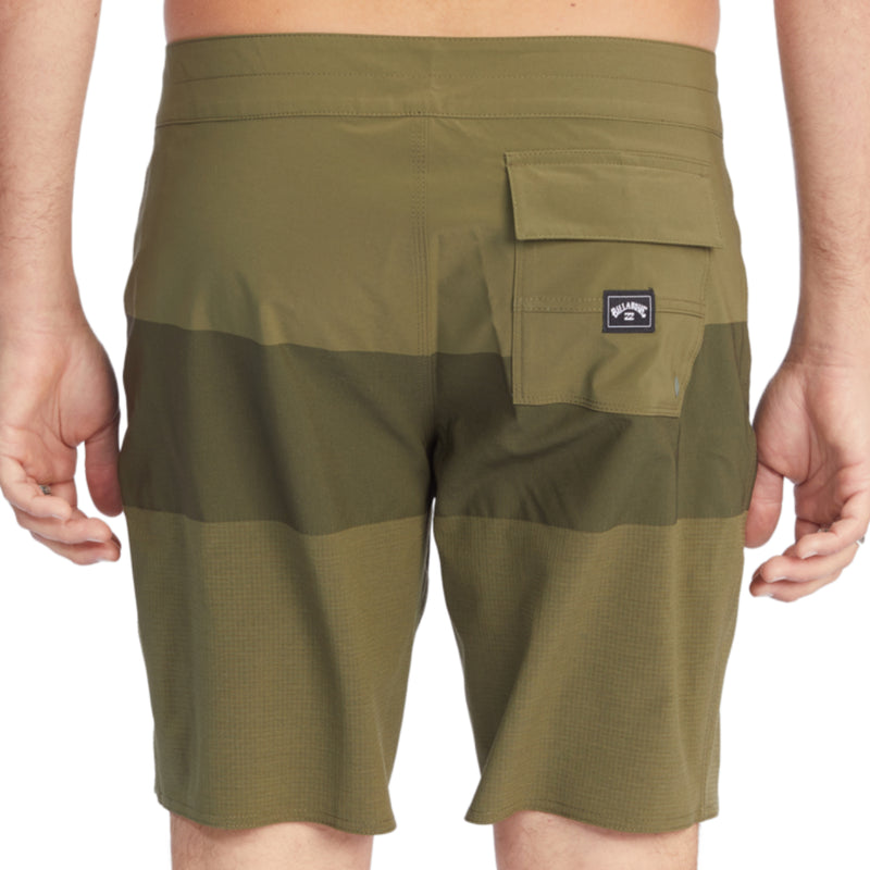 Load image into Gallery viewer, Billabong Tribong Airlite 19&quot; Boardshorts
