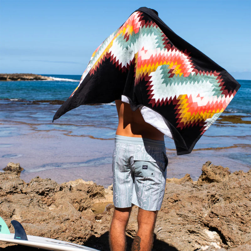 Load image into Gallery viewer, Billabong Waves Beach Towel
