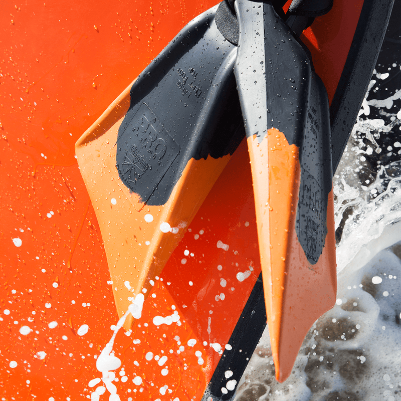 Load image into Gallery viewer, Churchill Makapuu Pro Swim Fins - Black/Orange
