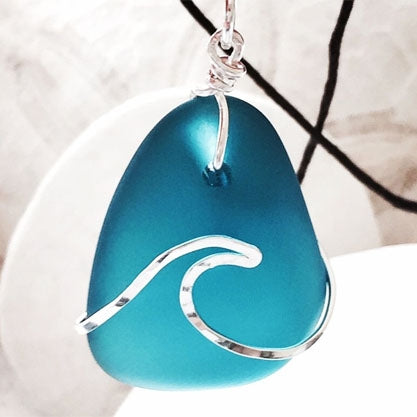 Tumbled 'n' Twisted Sea Glass Wave Necklace - Teal