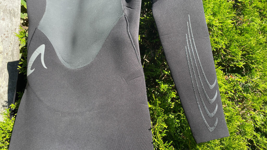 Silicone Pre-Tensioners on the arms of the Ti Evade 4/3 Chest Zip wetsuit.